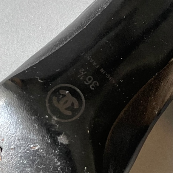 CHANEL CC Logo High Heels Leather Black Pumps - Picture 12 of 16